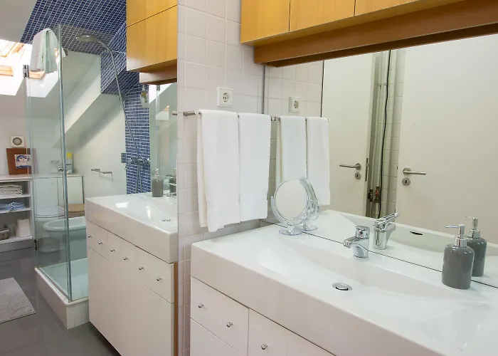 ゲストハウス Varandas House ロウザン